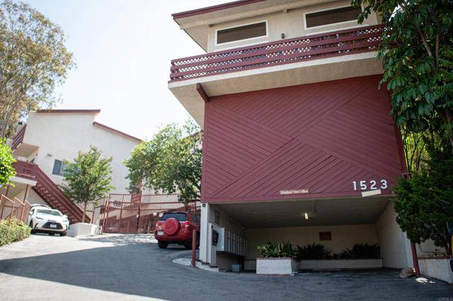 Glendale, CA 91205,1523 E Windsor Road #105B