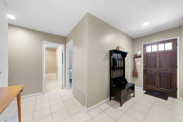 El Cajon, CA 92021,1233 Green Garden Dr #3