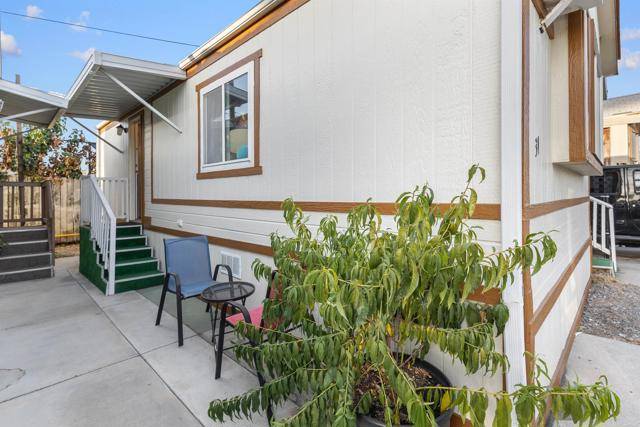 El Cajon, CA 92021,998 E Main Street #31