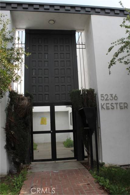 Sherman Oaks (los Angeles), CA 91411,5236 Kester Avenue