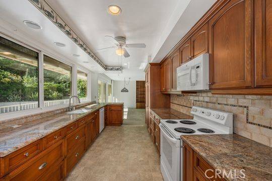 Palos Verdes Estates, CA 90274,1544 Via Boronada