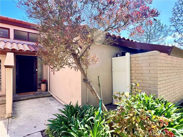 Rancho Palos Verdes, CA 90275,5941 Armaga Spring Road #B