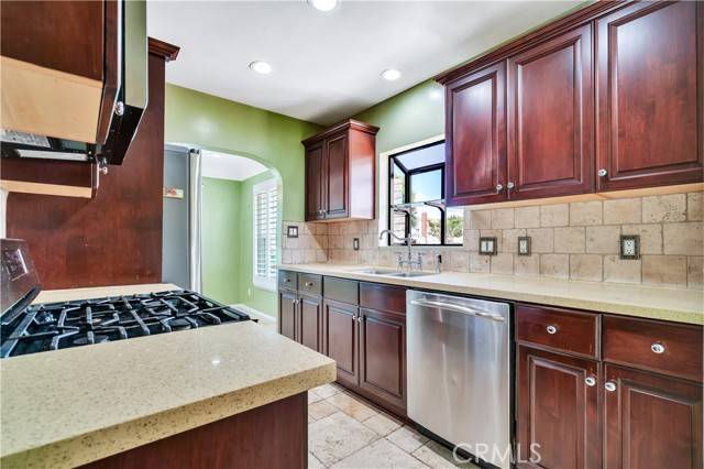 Inglewood, CA 90301,1124 S Truro Avenue