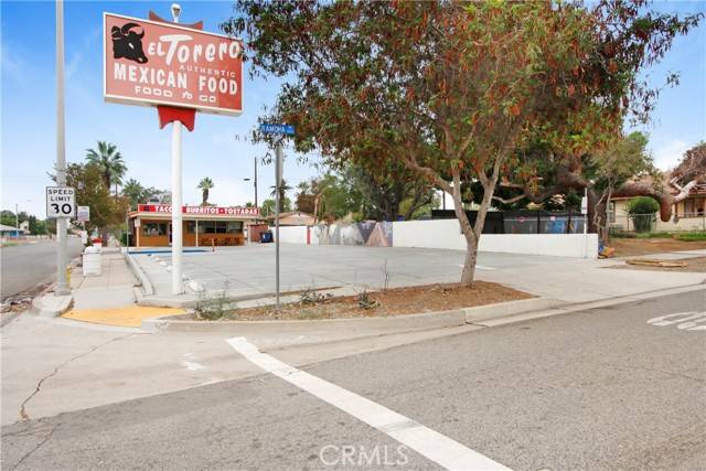 Corona, CA 92879,222 E 3rd Street