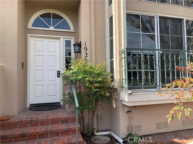 Huntington Beach, CA 92648,19282 Torreypines Circle