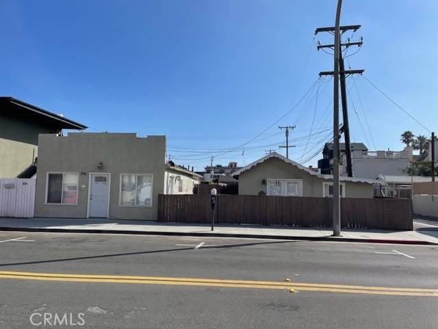 Huntington Beach, CA 92648,216 Walnut Avenue