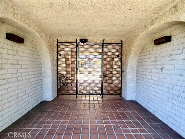 Sherman Oaks, CA 91423,5003 Tilden Avenue #204