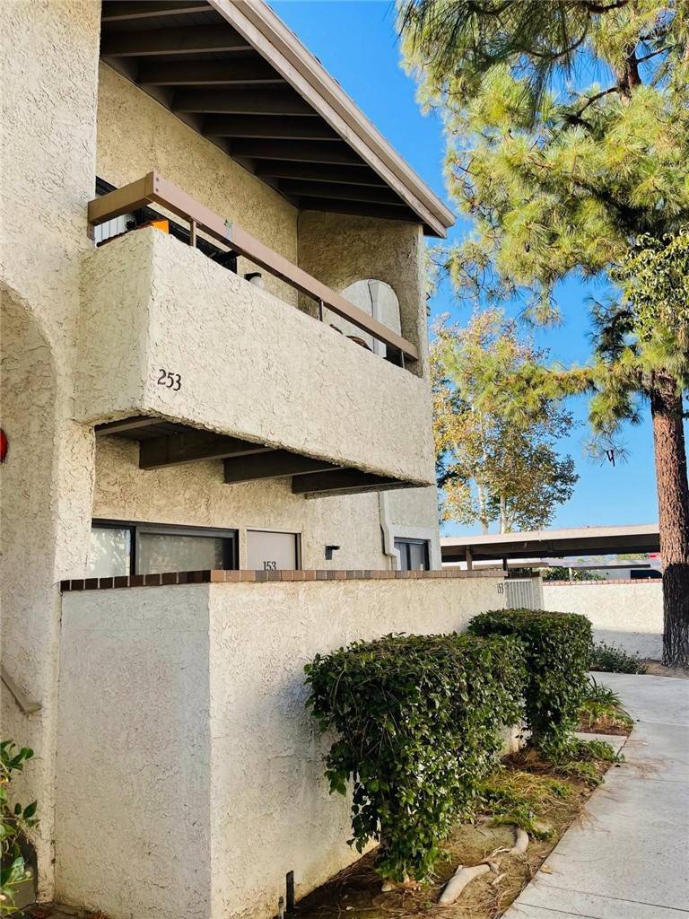 Newhall (santa Clarita), CA 91321,25023 Peachland Avenue #253