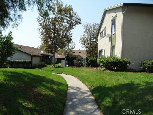 Lake Forest (el Toro), CA 92630,23236 Orange Avenue #5