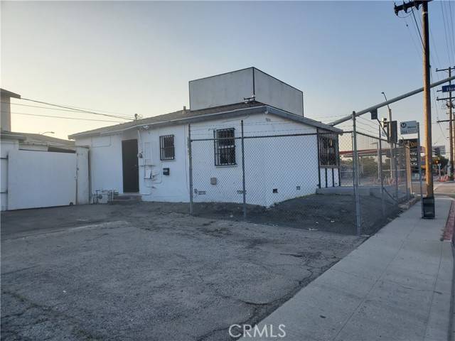 Bellflower, CA 90706,8858 Flower Street