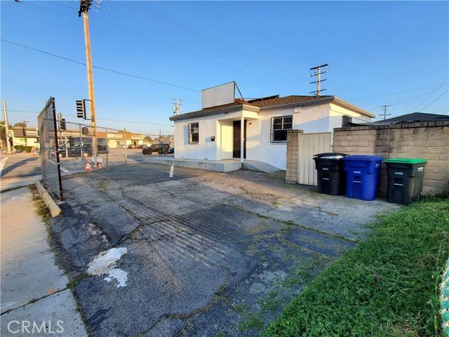 Bellflower, CA 90706,8858 Flower Street