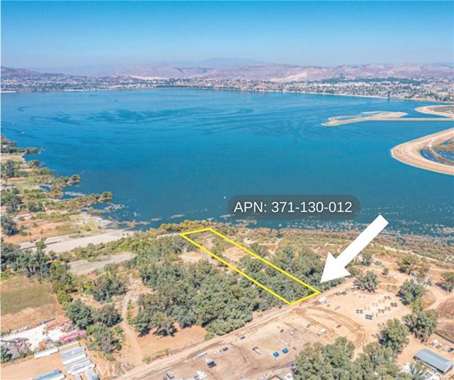 Lake Elsinore, CA 92530,0 371-130-012