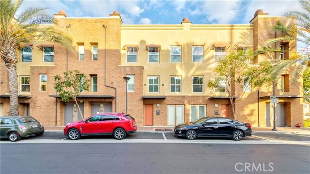 Fullerton, CA 92832,351 Market Court