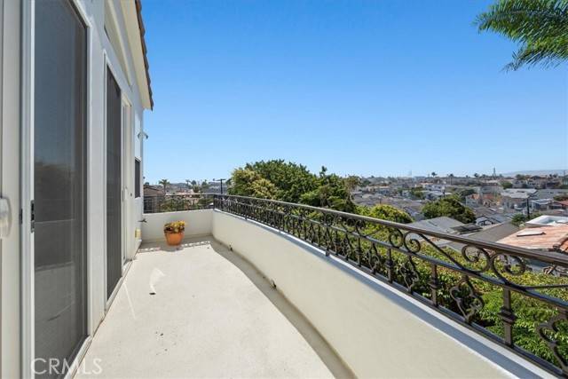 Redondo Beach, CA 90278,1612 Speyer Lane