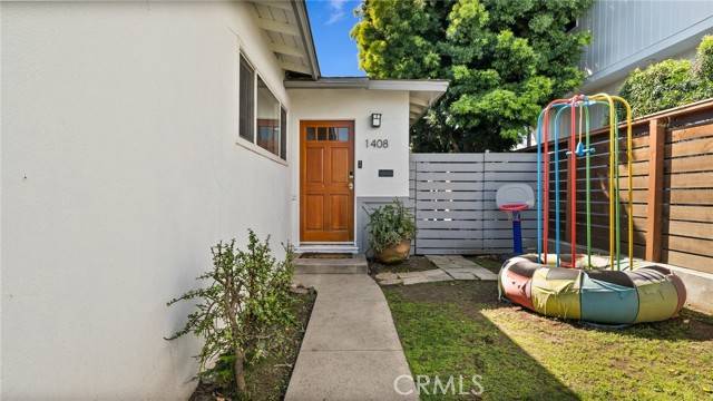 Manhattan Beach, CA 90266,1406 17th Street