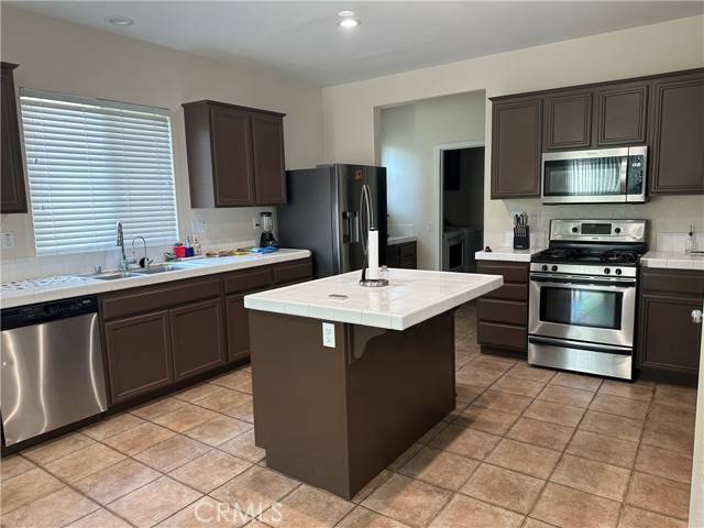 Perris, CA 92571,953 Curlew Street