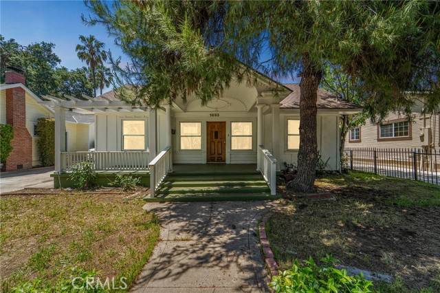 Pasadena, CA 91104,1693 N Los Robles Avenue