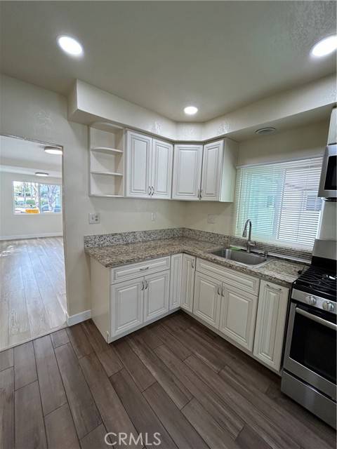 Long Beach, CA 90810,2033 W Burnett Street