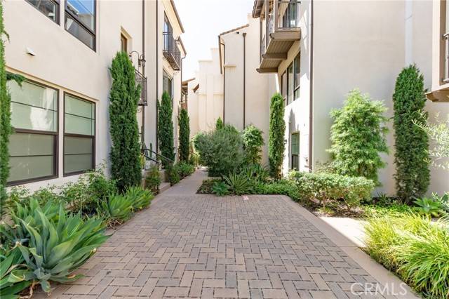 Toluca Lake (los Angeles), CA 91602,10736 Bloomfield Street