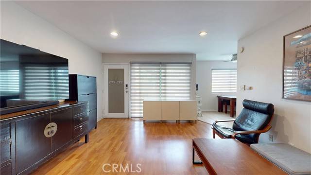 North Hollywood (los Angeles), CA 91602,10757 Hortense Street #406