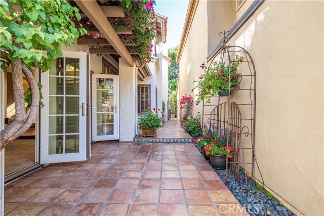 Long Beach, CA 90803,5620 La Paz Street