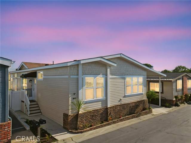 Laguna Hills, CA 92653,23301 Ridge Route Drive #138