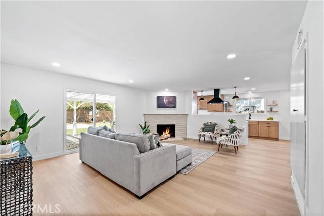 West Hills (los Angeles), CA 91307,24155 Kittridge Street