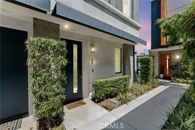 Long Beach, CA 90802,206 Alamo Court