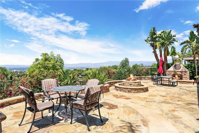 Irvine, CA 92603,41 Balcony