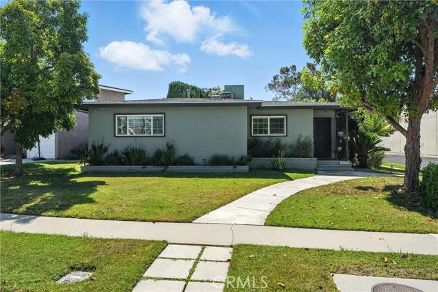 Long Beach, CA 90815,6358 E Cantel Street