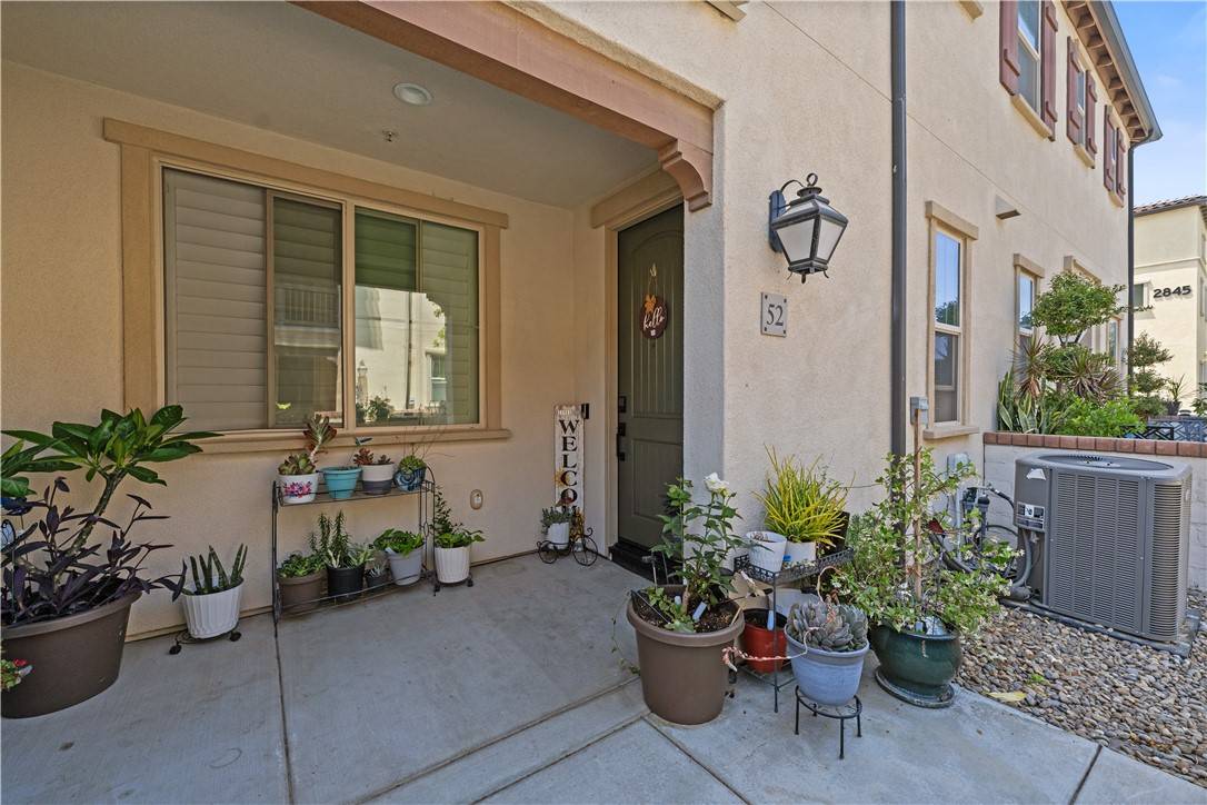 Ontario, CA 91761,2848 E Berry Loop Privado #52