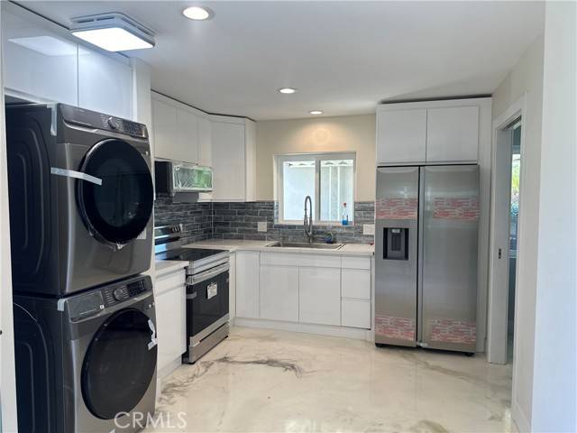 Harbor City (los Angeles), CA 90710,1641 W 255 th st #1/2