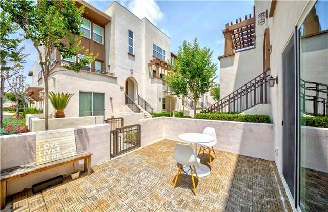 Downey, CA 90240,9213 Sunshine Place