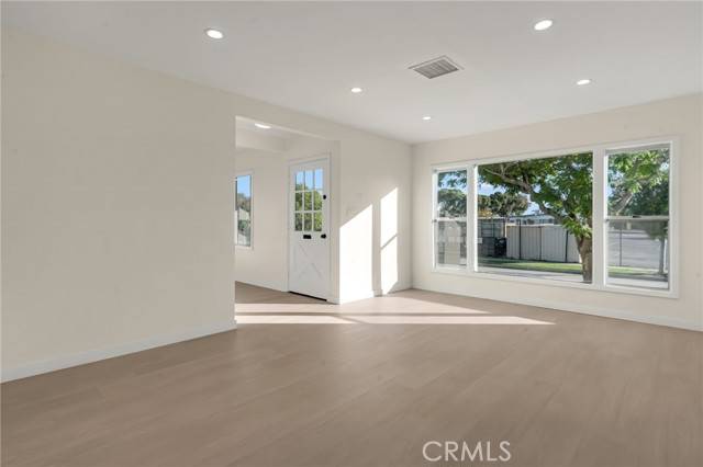 Lakewood, CA 90712,2729 Greentop Street