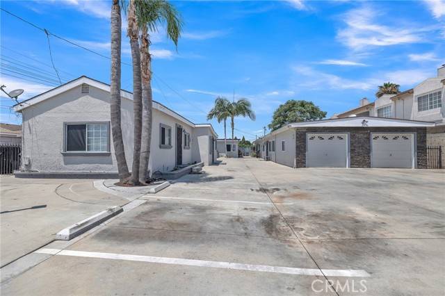 Lakewood, CA 90715,11609 208th Street