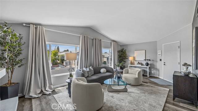 Laguna Hills, CA 92653,23301 Ridge Route Drive #95