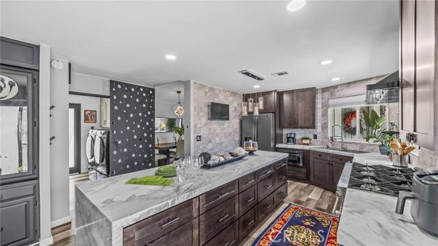 Laguna Hills, CA 92653,23301 Ridge Route Drive #95