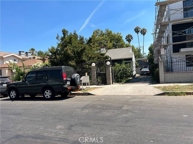 Van Nuys (los Angeles), CA 91401,14418 Tiara Street