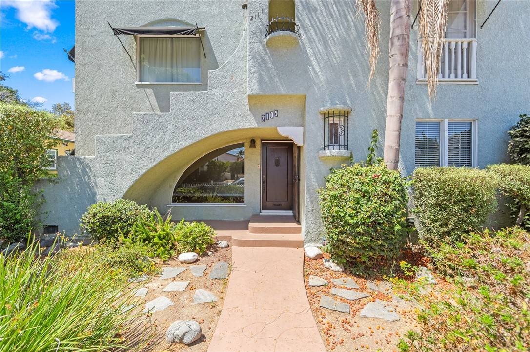 Long Beach, CA 90806,2109 Chestnut Avenue