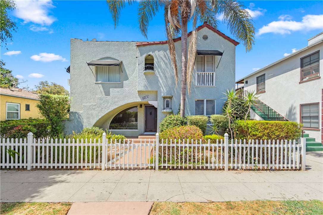 Long Beach, CA 90806,2109 Chestnut Avenue