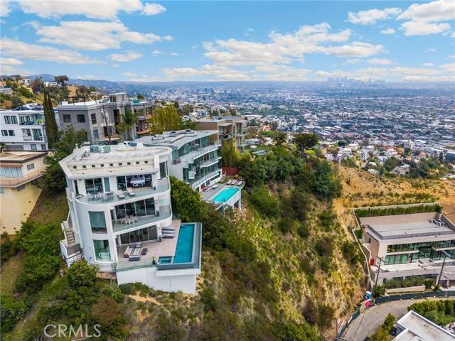 Los Angeles, CA 90069,1609 Viewmont Drive