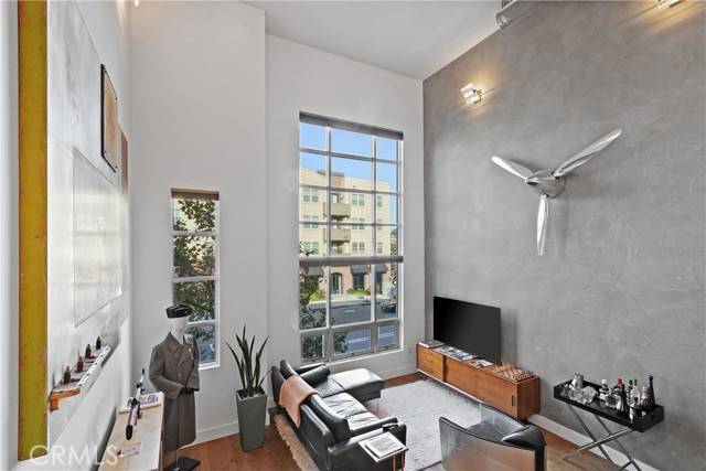 Santa Ana, CA 92701,706 N Santiago Street