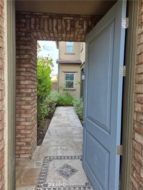 Irvine, CA 92618,114 Globe