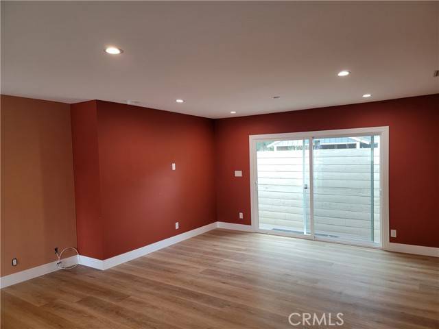 Reseda (los Angeles), CA 91335,18725 Bassett St