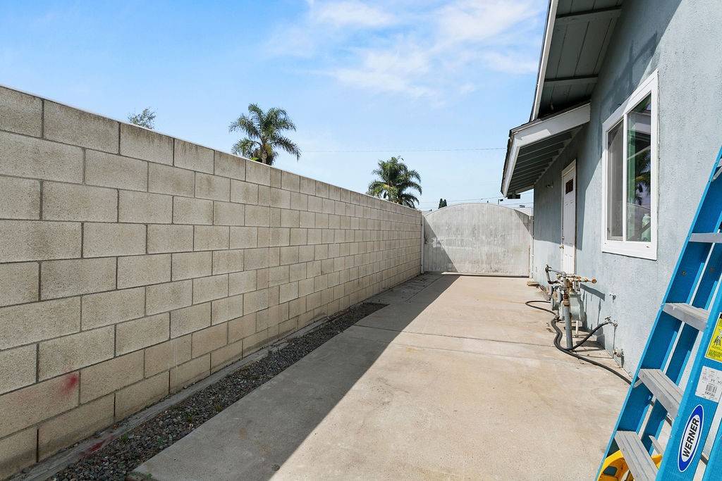 Orange, CA 92869,129 S Kathleen Lane