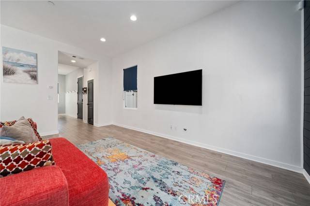 Corona, CA 92883,4166 Horvath #106