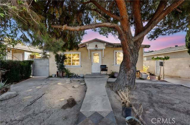 Santa Ana, CA 92707,1209 S Shelton Street