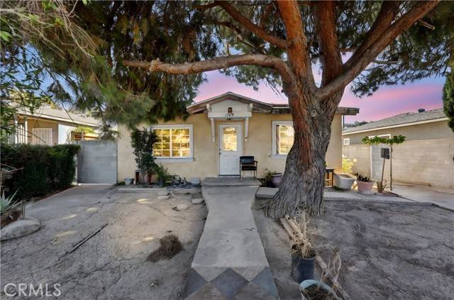 Santa Ana, CA 92707,1209 S Shelton Street