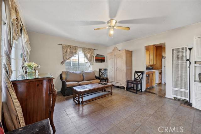 Santa Ana, CA 92707,1209 S Shelton Street