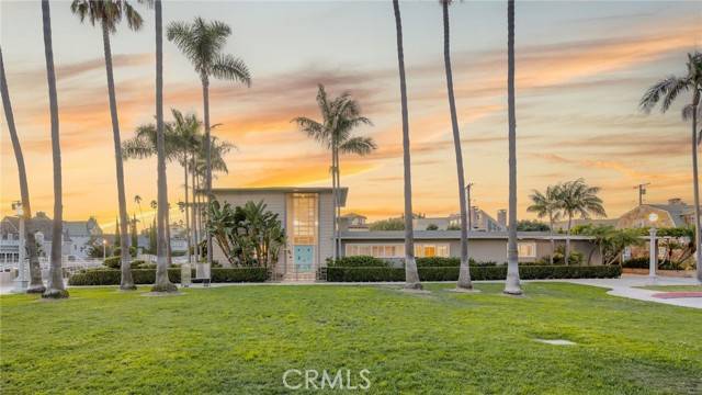 Long Beach, CA 90803,15 The Colonnade